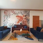 Alison Apartment *