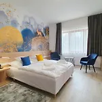 Alison Apartment
