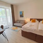 Alison Apartment *