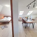 Alison Apartment *